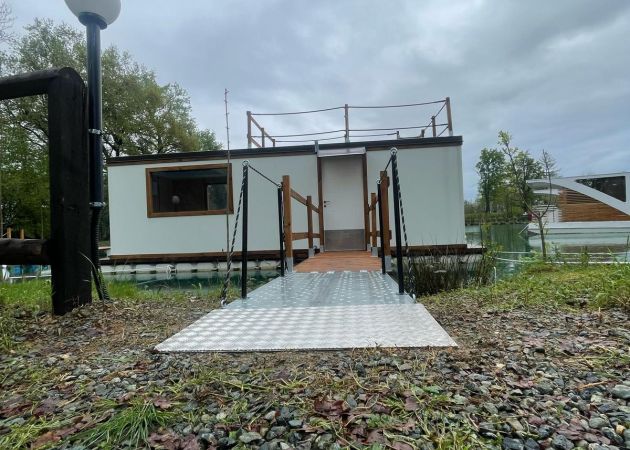 Floating Dream - Suite with Lake View