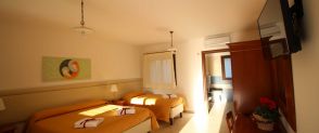 Classic Triple Room Kikki Village Resort Modica